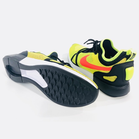 *Liquidation* Nike Duel Racer Volt Crimson Shoe - Picture 2 of 8